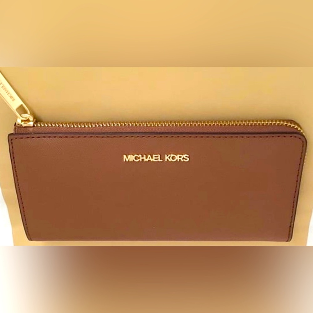 Michael Kors Jet Set Travel Saffiano Leather Wristlet